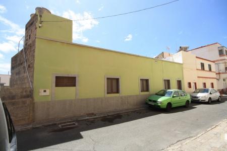 Casa en terrera con patio en Gáldar., 160 mt2, 6 habitaciones