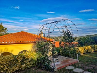3 room house  for sale in Girones, Spain for 0  - listing #745000, 184 mt2