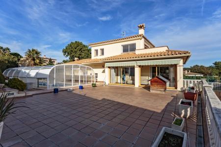 4 room house  for sale in Girones, Spain for 0  - listing #770297, 404 mt2