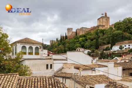 Inmueble único a principio de San Juan de los Reyes, con vistas espectaculares a Alhambra. Terraza., 84 mt2, 2 habitaciones