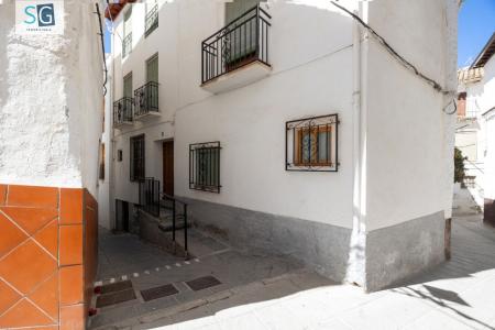 Casa de pueblo a reformar en Güejar Sierra junto al Ayuntamiento y la Plaza Mayor,, 143 mt2, 6 habitaciones