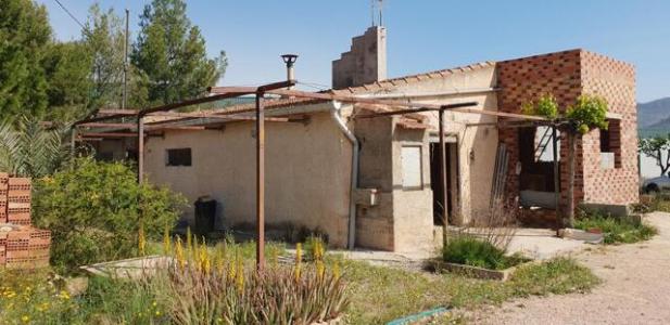 Country House For Renovation With Land Of 22.000m2, Potential For 2 Villas. Walking Distance To La R, 110 mt2