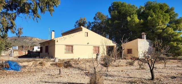 4 Bedroom Country House With Garage And Potential For Pool, 171 mt2, 4 habitaciones