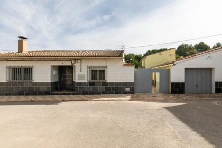 Casa en una sola planta en el tranquilo pueblo de Peñuelas, 263 mt2, 2 habitaciones