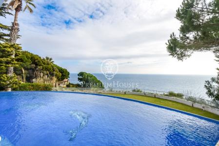 Villa con espectaculares vistas al mar en Lloret de Mar, 412 mt2, 4 habitaciones