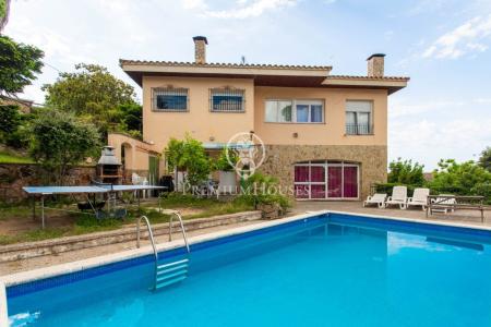 Casa en venta con piscina a 5 min del centro con licencia turística en Lloret de Mar, 454 mt2, 7 habitaciones