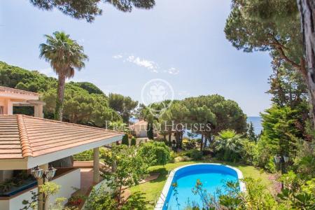 Casa en venta en Lloret de Mar con maravillosas vistas al Mar Mediterráneo., 738 mt2, 6 habitaciones