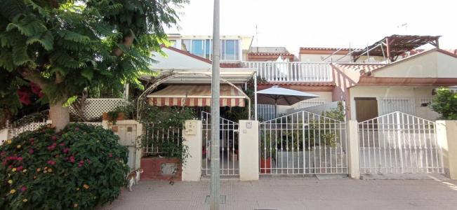 Se vende casa en Los Alcázares de 4 habitaciones, 100 mt2, 4 habitaciones