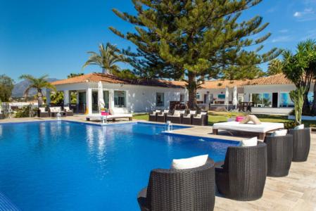 Quintessential Mediterranean Villa With High-end Finishes For Sale In Elviria, Marbella East, 1054 mt2, 8 habitaciones
