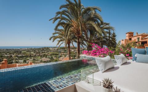Premier Duplex Penthouse With Direct Sea And Golf Views For Sale In Los Belvederes, Nueva Andalucia,, 294 mt2, 3 habitaciones