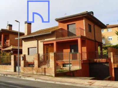 Vivienda unifamiliar en Oyon (Alava) a tan solo 10 minutos de Logroño, 395 mt2, 4 habitaciones