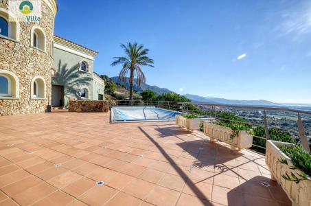 Villa de lujo con piscina y con vistas a un paisaje infinito, 529 mt2, 4 habitaciones