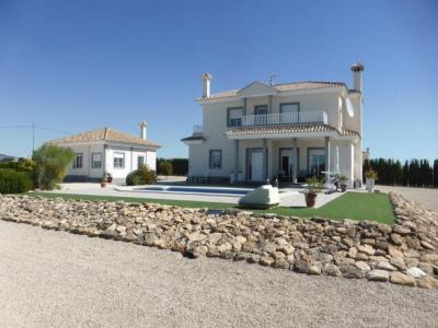 Stunning Villa With Swimming Pool And Guest House In Pinoso, 234 mt2, 6 habitaciones