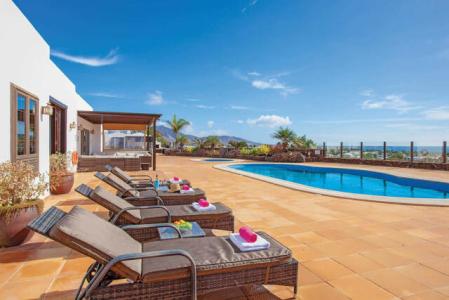 5 Bedrooms - Villa - Lanzarote - For Sale, 401 mt2, 5 habitaciones