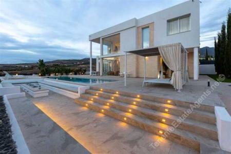 4 Bed, 4 Bath Villa For Sale In Playa Paraiso 2,950,000€, 254 mt2, 4 habitaciones