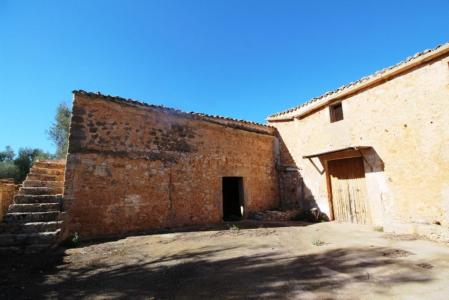Tradicional casa payesa de 1840 a reformar en el Témino municipal de Porrerase Porreras, 700 mt2, 4 habitaciones