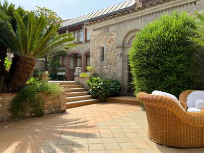 Tres increibles casas unidas por agradables patios y jardines en Sant Pere Pescador, Alto Ampurdán., 1071 mt2, 8 habitaciones