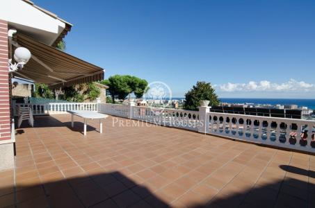 Espectacular casa en venta en Santa Susanna con piscina y vistas al mar, 546 mt2, 6 habitaciones