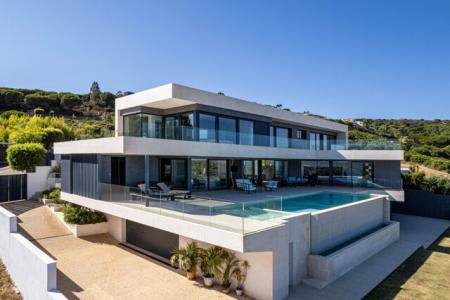Modern Luxury Meets Panoramic Elegance: Villa Atlas For Sale In La Reserva, Sotogrande, 741 mt2, 5 habitaciones