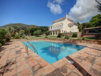 Beautiful 6 Bedroom Villa With Jaw-dropping Views Of The Straights For Sale In El Cuarton, Tarifa, 379 mt2, 6 habitaciones