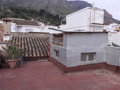 Casa de 2 alturas en Tavernes de la Valldigna, en C/Sant Roc, 166 mt2, 4 habitaciones