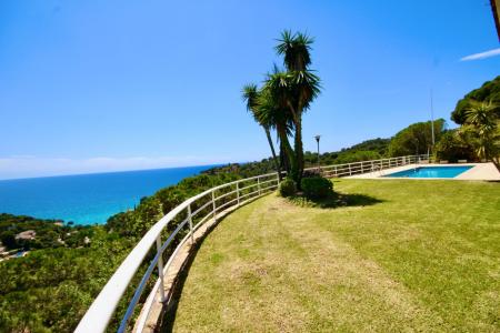 Fabulosas vistas al mar desde impresionante casa de 400m2,con gran jardín y piscina,en Sta Mª Lorell, 530 mt2, 5 habitaciones