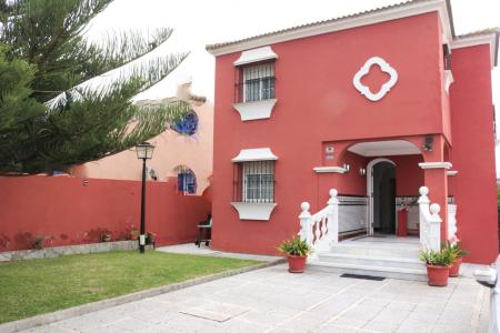 Se vende magnífica casa señorial en Los Pinos, 285 mt2, 7 habitaciones