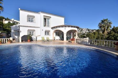 Villa de 5 dormitorios en Benissa, Costa Blanca, con piscina privada y vistas abiertas, a 1 km de la playa., 226 mt2, 5 habitaciones