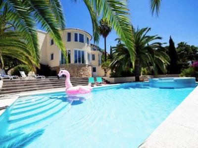 Villa de lujo completamente reformada en Benissa costa (Costa Blanca) con piscina privada y vistas parciales al mar a tan solo 1,8 km de la playa., 234 mt2, 4 habitaciones