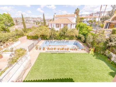 Precioso chalet independiente en Cajar con amplios jardines, 590 mt2, 6 habitaciones