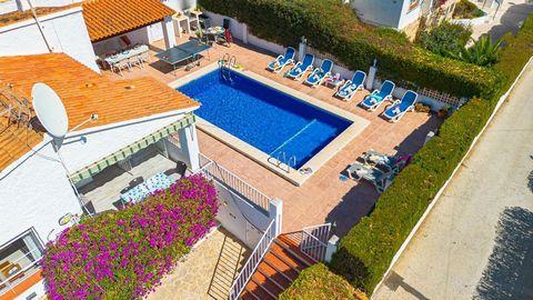 Villa a 300 metros de la playa y con piscina privada en Calpe., 381 mt2, 7 habitaciones