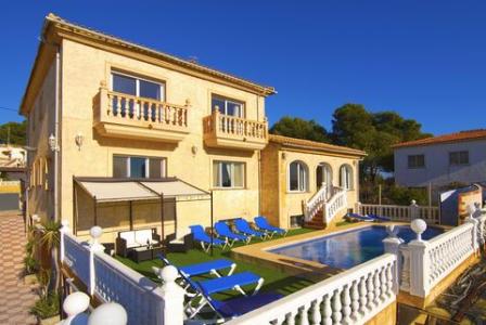 Preciosa villa con piscina privada situada en Calpe., 400 mt2, 8 habitaciones