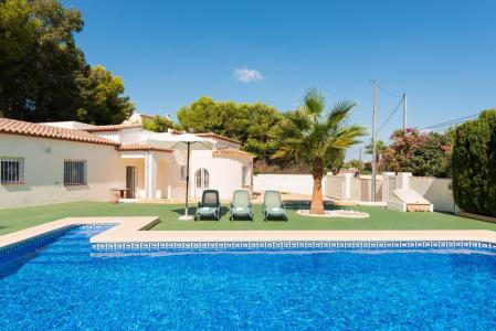 Bonita villa de 3 dormitorios con piscina privada situada en Calpe, 156 mt2, 3 habitaciones