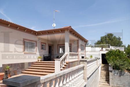 CHALET CON VISTAS AL MAR Y PISCINA PROPIA LOS ROSALES (CUNIT), 251 mt2, 4 habitaciones