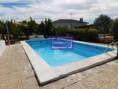 Casa Independiente en parcela de 1.095 m2 con piscina, 210 mt2, 3 habitaciones