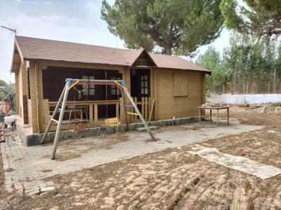 Casa construida en amplia parcela de 3374 en Urbanización Entrepinos, 102 mt2, 3 habitaciones