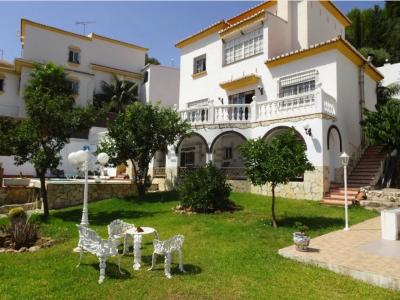 Villa de 4 dormitorios , con terraza, piscina y garaje en El Mayorazgo, Málaga, 357 mt2, 4 habitaciones