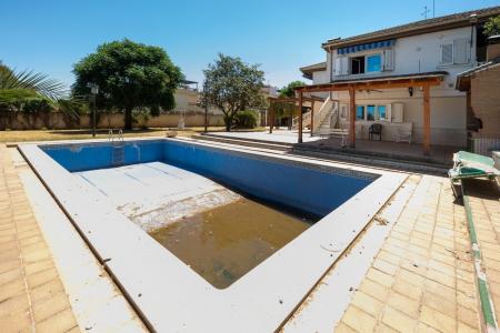 Exclusivo chalet con jardín y pisicina en Ogíjares, 256 mt2, 6 habitaciones