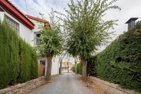 Casa en los Ogijares con piscina y pista tenis., 110 mt2, 4 habitaciones