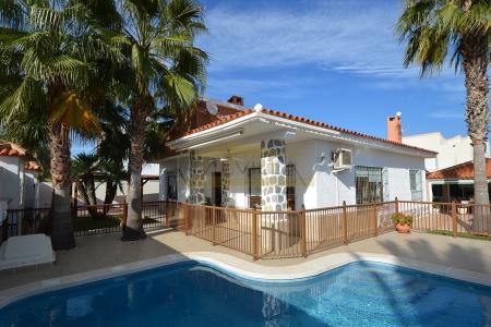 Chalet independiente a la venta en Cabo Roig, Costa Blanca, España., 285 mt2, 6 habitaciones