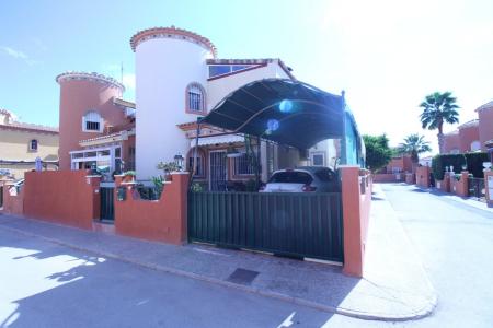 Vivienda unifamiliar con piscina privada en Playa Flamenca Norte, 89 mt2, 3 habitaciones