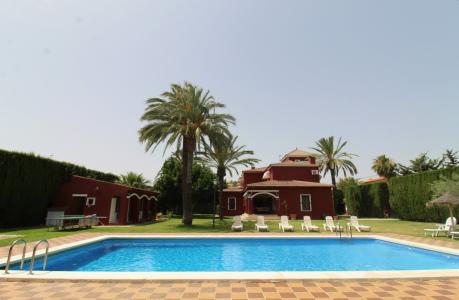 Villa de Lujo en la Font, a un paso del Mediterráneo. En venta o alquiler con opción a compra., 668 mt2, 9 habitaciones