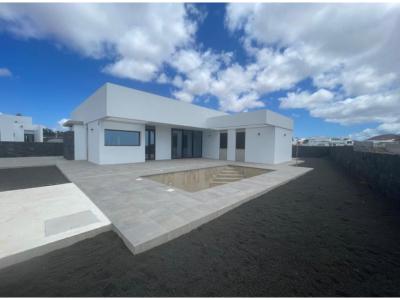 Espectacular villa en Costa Teguise con vistas al mar!!, 180 mt2, 3 habitaciones