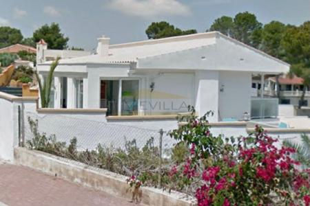 Chalet independiente a la venta en Los Balcones, Torrevieja, Alicante., 384 mt2, 6 habitaciones