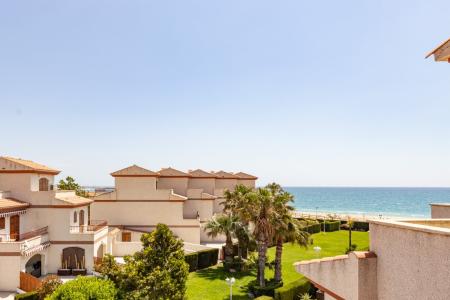 Gran  adosado de 4 dormitorios en primera línea en  Playa del Arenal de L’Hospitalet de l’Infant, 236 mt2, 4 habitaciones