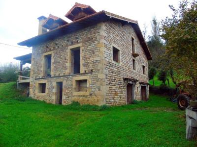Casa en contrucción en Villacarriedo, 300 mt2, 4 habitaciones