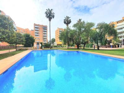 Piso 3hab/2baños,piscina,garaje en Calle Marina.Vila Olímpica-Barcelona, 3 habitaciones