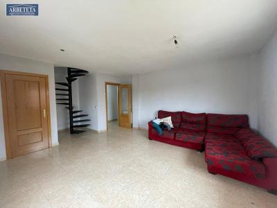 Se vende duplex de 2 dormitorios en Cabanillas del Campo, Guadalajara., 124 mt2, 2 habitaciones
