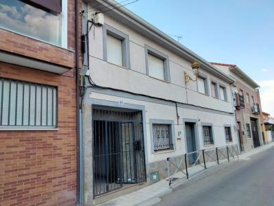 Edificio en venta en Alovera, Guadalajara, 480 mt2, 6 habitaciones