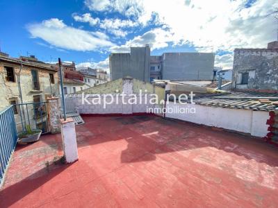 Buen edificio a la venta en zona el Llombo, Ontinyent, 300 mt2, 7 habitaciones